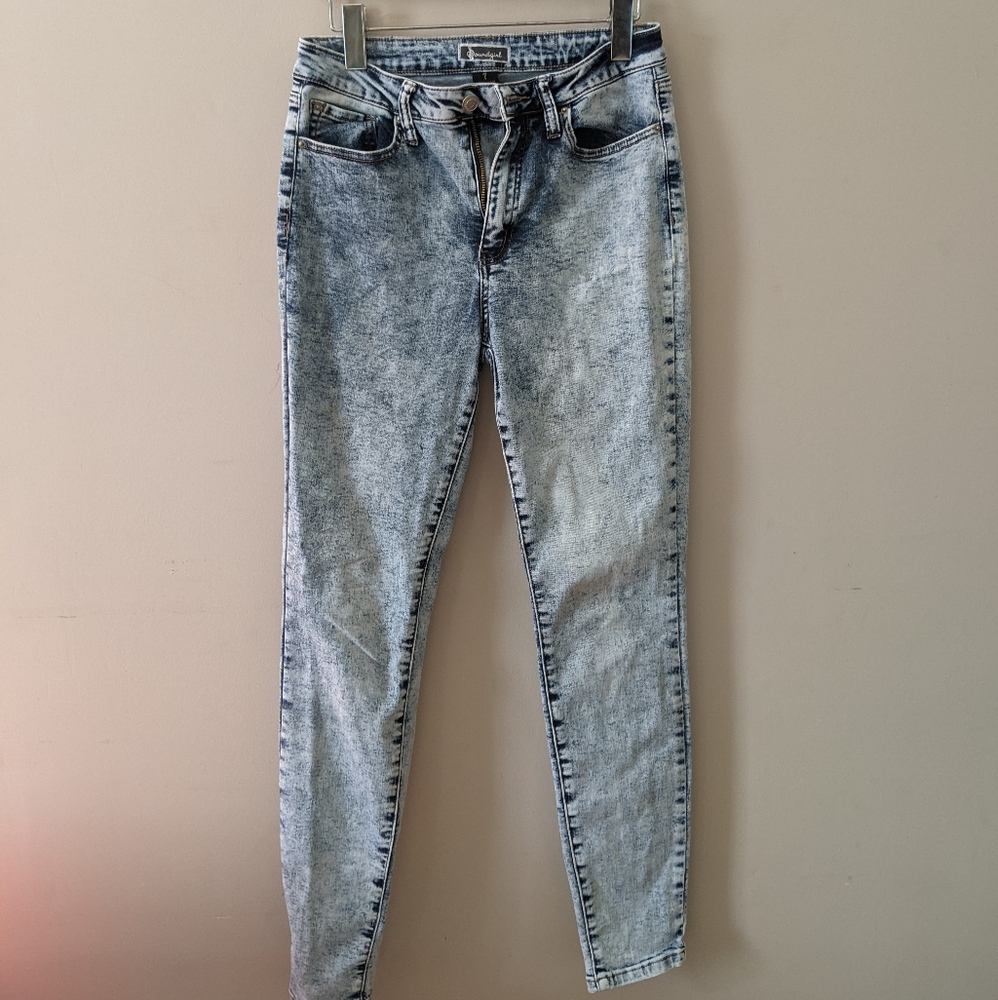 🎁$5 or free with bundle🎁 Acid washed jeans skinny/slim
